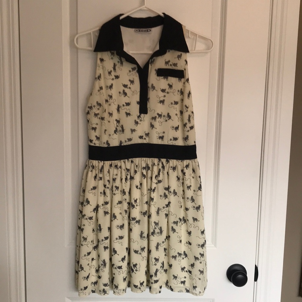 Just listed❤️. Super fun cream and black collared cat 🐈 and yarn 🧶 dress.